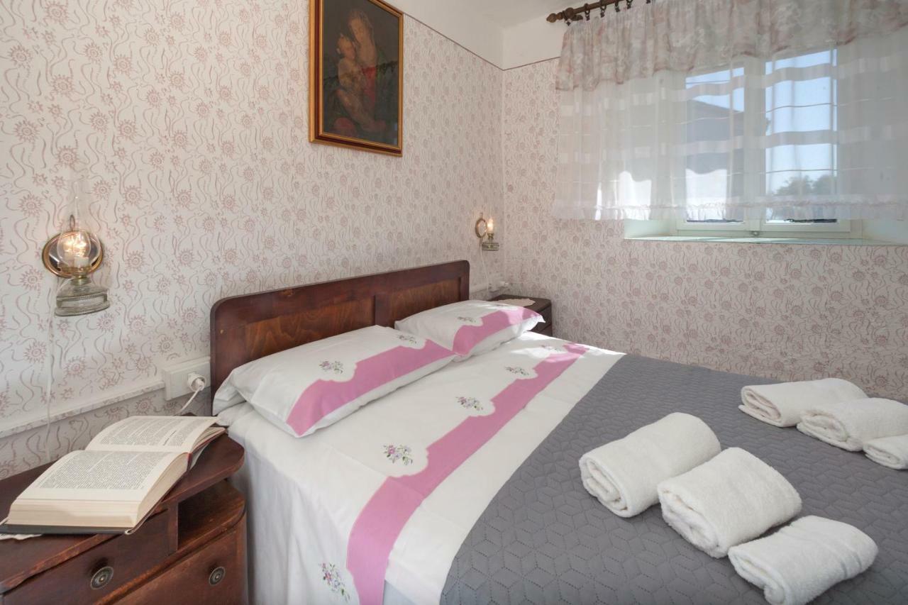 Rural Apartment Carolina Zrenj 외부 사진